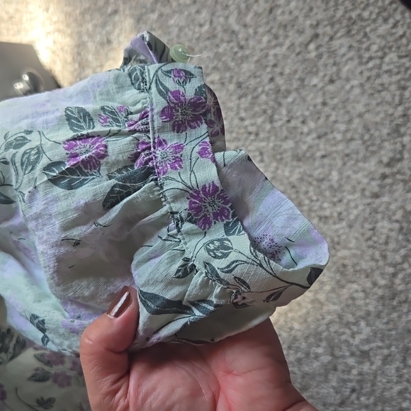 Liz Claiborne Cream Floral Wrap Blouse - Picture 2 of 7